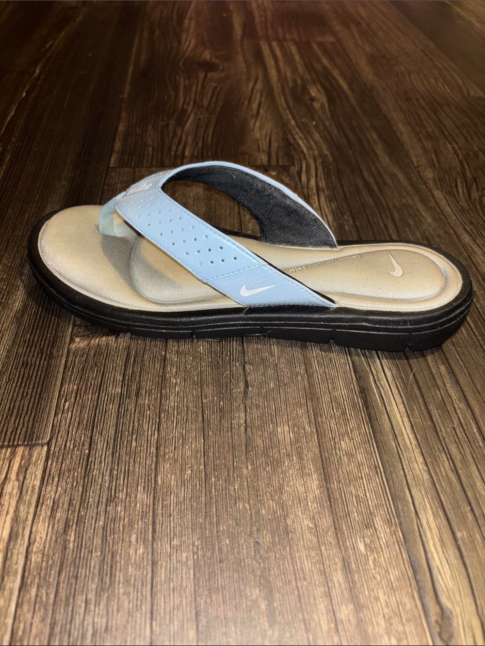 Nike Women’s Light Blue Thong Slide Sandals - Picture 2 of 6